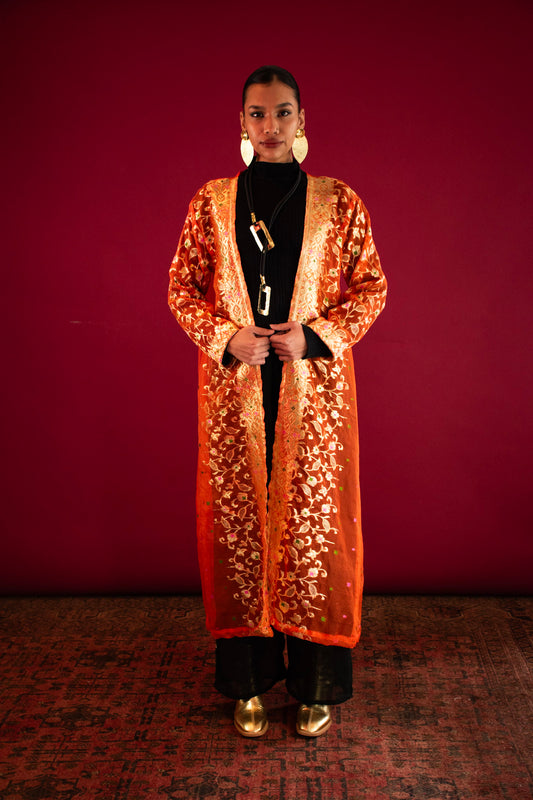 Saira Kimono – A Gilded Statement in Motion